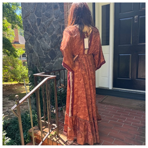 43 Beautiful Silk Blend One of a Kind Print Maxi Flowy Dress - Picture 5 of 6